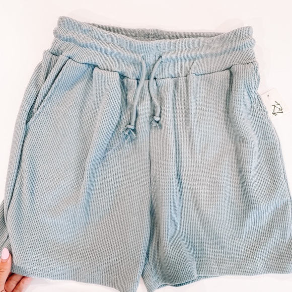 NWT Boutique Blue Waffle Knit Shorts!! - Picture 2 of 10